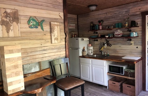 Vernon Cabin | River front guest suite