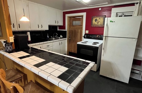Telogia Cabin | River House! Easy Living on Easy Street