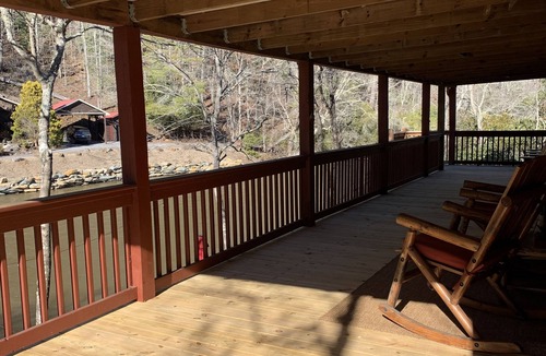 Murphy House | Riverfront Cabin w/Porch & Firepit - Peaceful Retreat Near Murphy, NC.