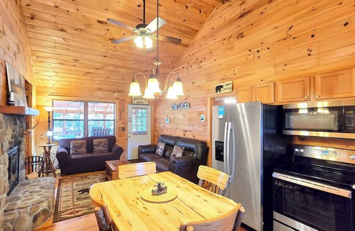 Blairsville Cabin | Riverfront Cabin w/Hot Tub & Mountain Views!
