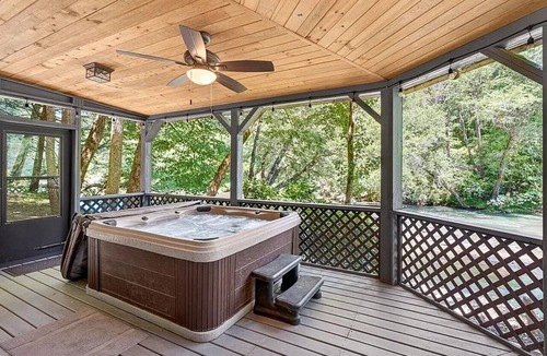 Ellijay Cabin | Riverfront Cartecay - Hot Tub - Firepit - Tubing