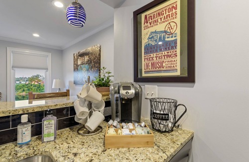 North Capitol Condo | Riverfront Delight on the Cumberland:Downtown Condo