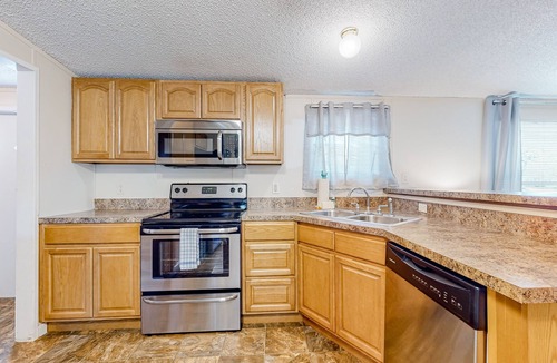 Andersonville House | Riverfront home w/free attraction tickets, water views, firepit, deck