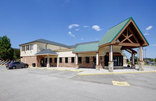 Danville Hotel | Riverside Inn & Suites Danville Virginia