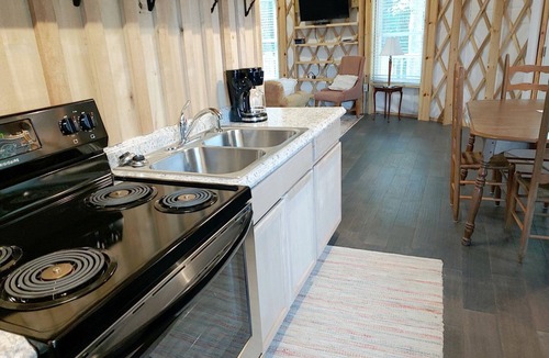 Glen Lyn Cabin | Riverside Mongolian Yurt Glamping Retreat for Six in Virginia