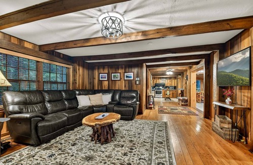 Raccoon Ridge Cabin | Riversong on the Toccoa | Pet-Friendly Riverfront Retreat | Blue Ridge, GA