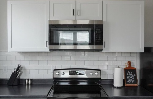 Van Buren Apartment | Riverview Loft facing Current River w/Wifi deck and living room faces river