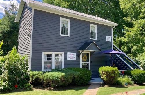 Mount Jackson House | Roadhaven1830
