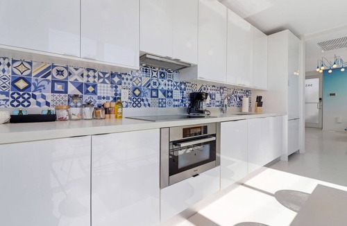 South Pointe Apartment | Roami at 250 Collins