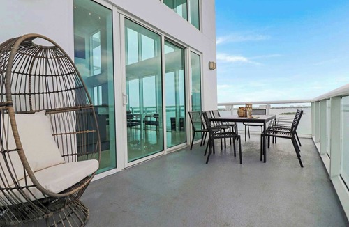North Bay Village Apartment | Roami at Adagio | Miami | Waterfront 3BD #14