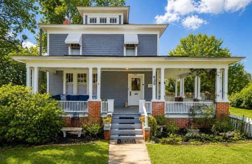 Washington House | Roberson House Private Pool Walk to DT Sleeps 12