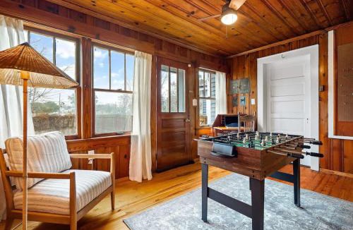 Washington House | Roberson House Private Pool Walk to DT Sleeps 12