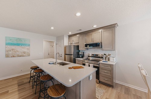 Sea Trail Condo | Robin's Nest: Private balcony, on-site pools, golf