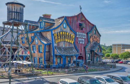 Sevierville House | Rock Around the Clock by American Patriot Getaways