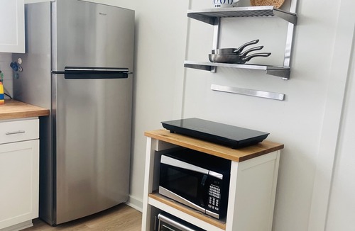 Titusville Apartment | Rocket City Retreat Studio Titusville Private Parking Spacex Launch Pet friendly
