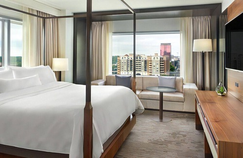 Second Ward House | Romantic 1BR King Suite near Famous Attractions