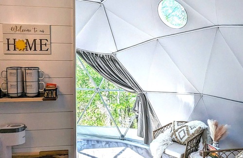 Sylva Apartment | Romantic mountain getaway in Luxury Geodome! HOTTUB! Natures Dome@SmokyMountain