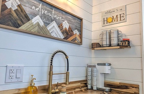 Sylva Apartment | Romantic mountain getaway in Luxury Geodome! HOTTUB! Natures Dome@SmokyMountain