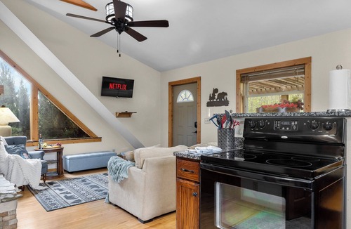 Waynesville Cottage | Romantic Mountaintop Cottage, Deck Views, Fire Pit