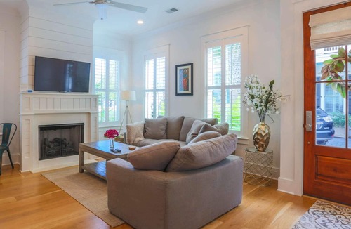 Old Village House | Rooftop deck w/ panoramic views; walk to shops, bars & restaurants or enjoy our high end kitchen!