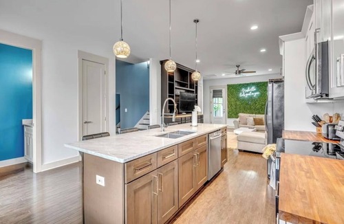 Haynes Area House | Rooftop, Large Backyard, Fire Pit, Near Downtown Nashville!