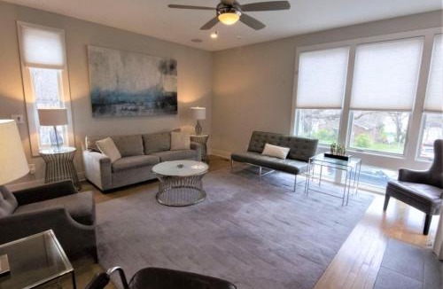 Edgehill House | Rooftop Near Gulch AND Broadway Sleep 12