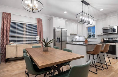 Murfreesboro House | Rooftop Relaxation in Downtown Murfreesboro