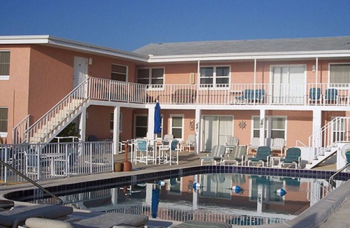 South Peninsula Historic District Apartment | Room 18-One Bedroom Second Floor-Oceanfront