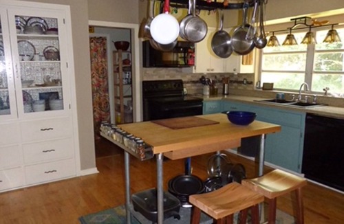 Temple Terrace Bed & Breakfast | Room in quiet neighborhood close to I-75, USF, H Lee Moffitt, Verizon & More