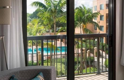 Boca Raton Hotel | Roomy 1BR Suite w/Heated Pool, Breakfast & Pet-Friendly Amenities Await