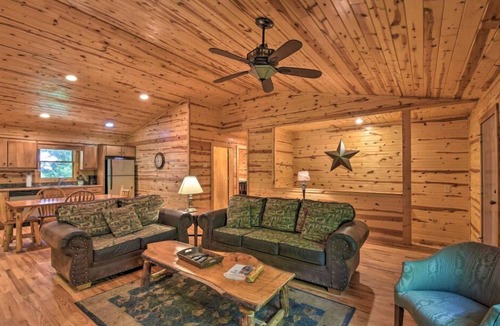 Helen Cabin | Roundabout Cabin! Pool Table! Close to Helen!