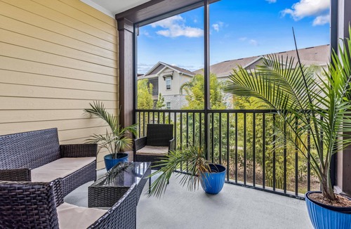 Deerwood Apartment | Royalty Resort Style With Free Wine