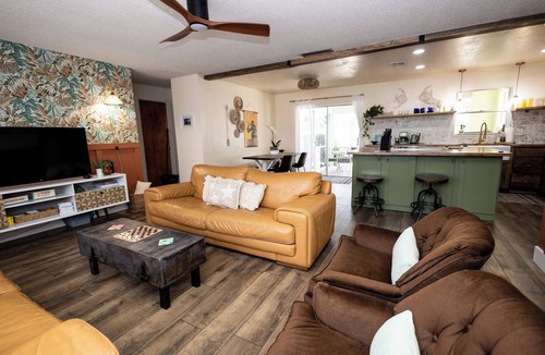 Lochmoor Waterway Estates House | Roze Family Villa- charming pool home near river district & waterfront dining!