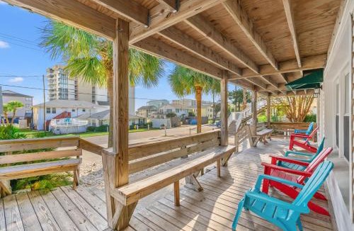 Crescent Beach House | Runaway Bay - 3rd Row - Beach House - Crescent Beach