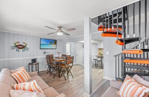 Crescent Beach House | Runaway Bay - 3rd Row - Beach House - Crescent Beach