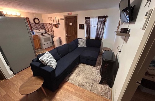 Dandridge Cabin | Rustic 2BR Fisherman’s Retreat on Douglas Lake!