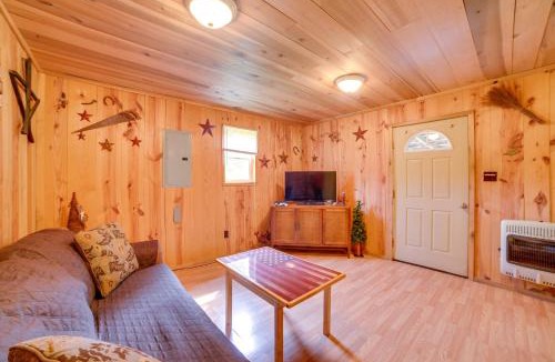 New Concord House | Rustic Cabin on Farm ~ 4 Mi to Kentucky Lake!
