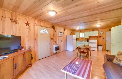 New Concord House | Rustic Cabin on Farm ~ 4 Mi to Kentucky Lake!