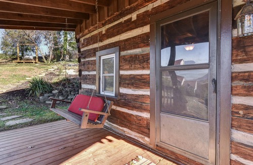 Weaverville Cabin | Rustic Elegance Minutes to Downtown : Privacy, Hot Tub & Mountain Views