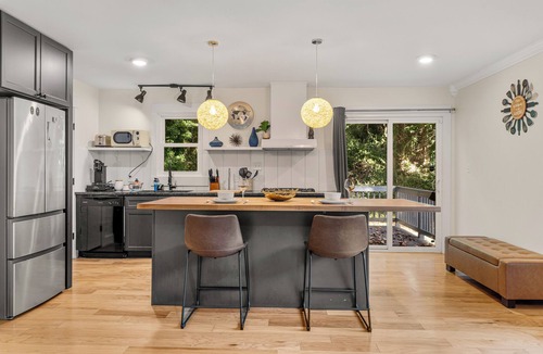 Southeast Raleigh House | Rustic Elegance Surrounded by Nature