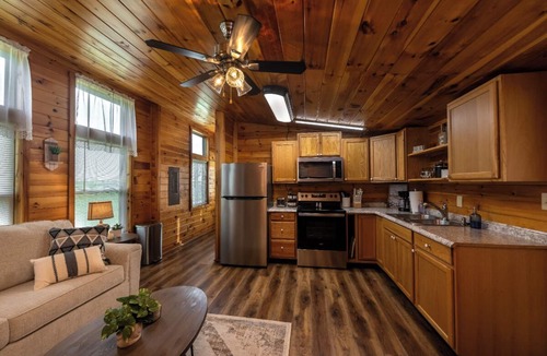 Mount Sterling Cabin | Rustic Mt. Sterling Cabin 2 Near Downtown Pets OK