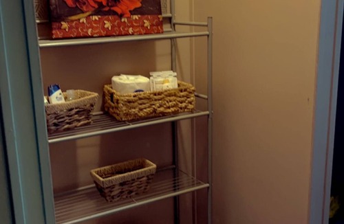 Youngstown House | Rustic private studio apartment out in the peaceful countryside