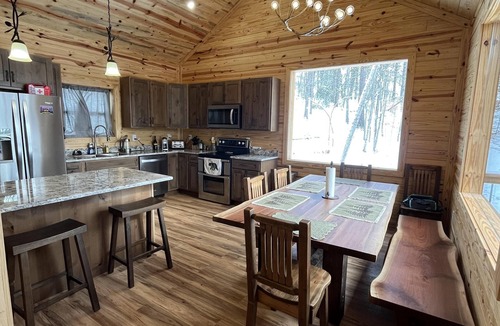 Zoe Cabin | Rustic Retreat with Modern Comforts