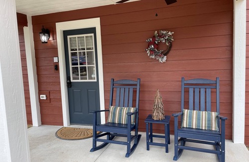 Lexington Cottage | Rustic Romantic Ridgeview Cottage at Autumn Ridge