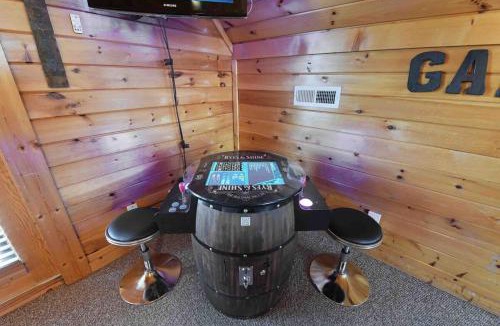 Sevierville House | Ryes and Shine Bootlegger's Cabin! Hot Tub* Pool* Arcade* Billiards *EV * Pet Friendly