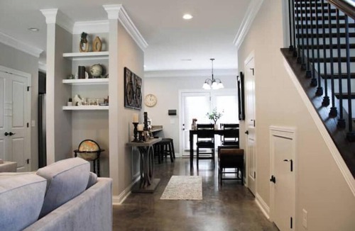 White Bluff House | Safe and Restful Luxury Townhome 30 min from Nashville