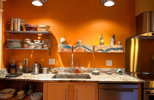 Roanoke House | Safe, Convenient 1BR Near Hospital, Greenway, Food