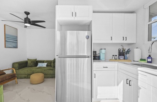 Fort Myers Beach Cottage | Sage Sands Cottage | Steps to Beach/Pool/Fort Myers Beach Times Square