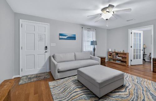 Saint Simons Heights House | Sago Palm Cottage