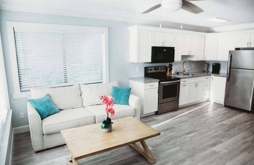 Stuart Apartment | Sailfish Suites 7 - Waterfront Lodging